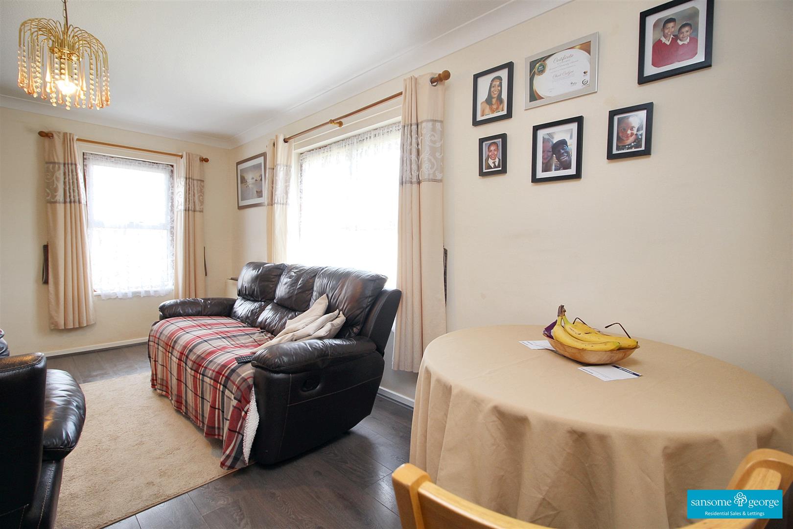 1 bed property in Gordon Palmer Court, Reading